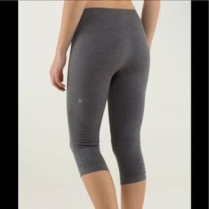 Lululemon In The Flow Cropped Leggings Size 6